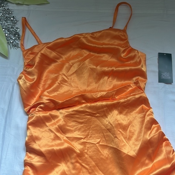 ⭐️nwt Wild Fable Orange Satin Sleeveless Ruched Side Bodycon Dress⭐️ - Picture 7 of 9